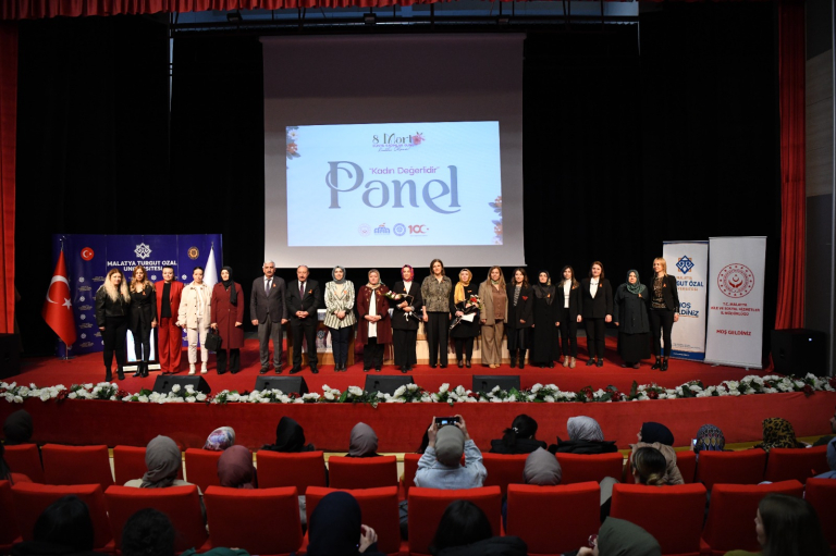 kadin-degerlidir-paneli-duzenlendi-118