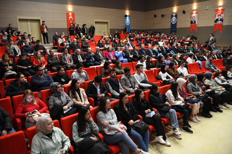 malatya-turgut-ozal-universitesinde-14-mart-tip-bayrami-kutlama-programi-duzenlendi-127