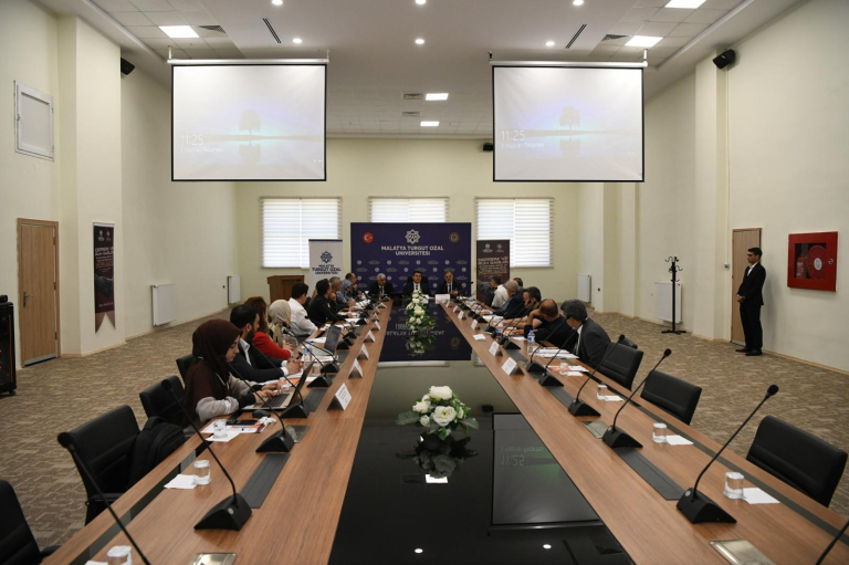 deprem-ve-ruh-sagligi-calistayinin-acilis-programi-yapildi-241