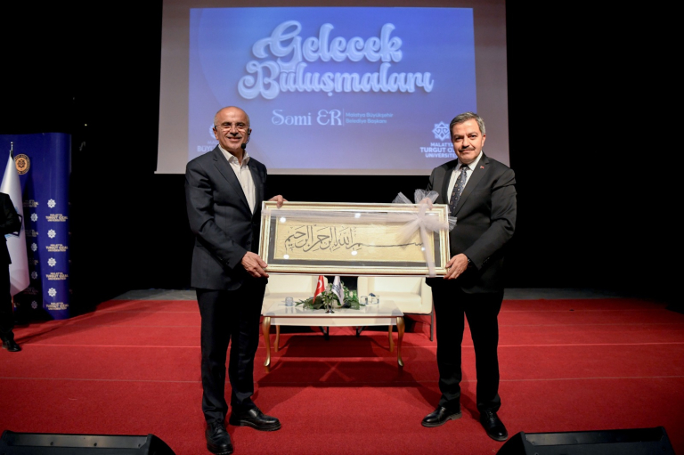 malatya-buyuksehir-belediye-baskani-sami-er-gelecek-bulusmalari-nin-konugu-oldu-511