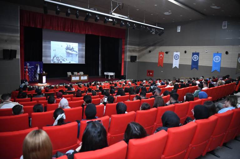 18-mart-canakkale-zaferi-paneli-duzenlendi-861