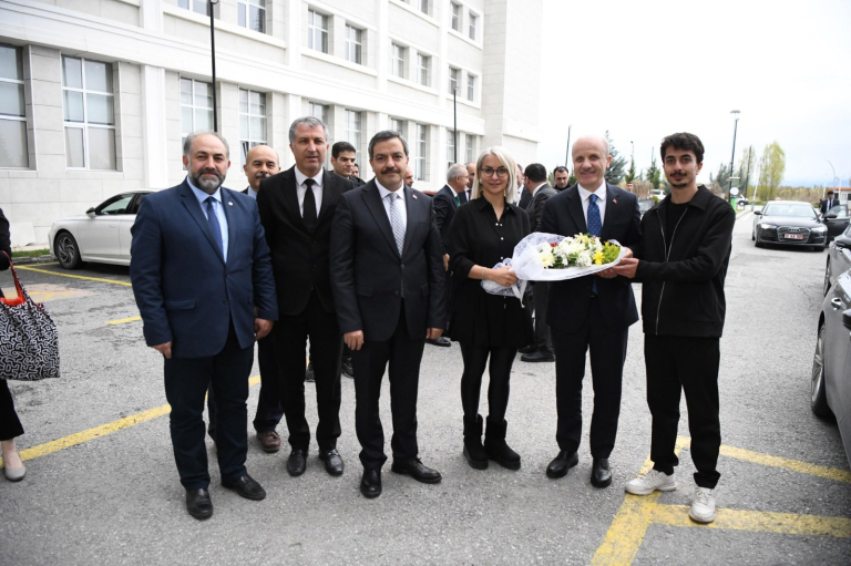 yok-baskani-prof-dr-erol-ozvar-universitemizi-ziyaret-etti-942