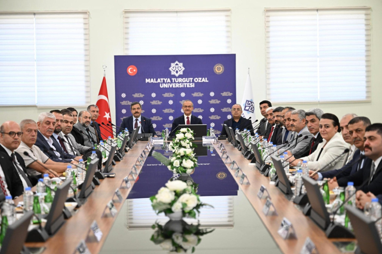 universitemiz-danisma-kurulu-toplantisi-gerceklestirildi-1346